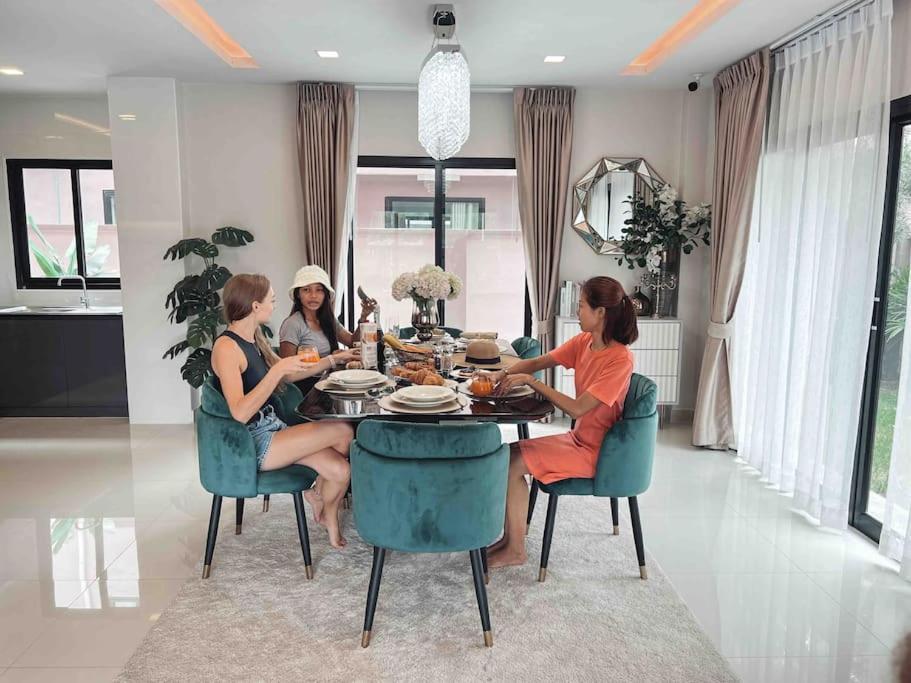 Southern Peak Pool Villa Huay Yai Pattaya Banhuajjaj Kültér fotó