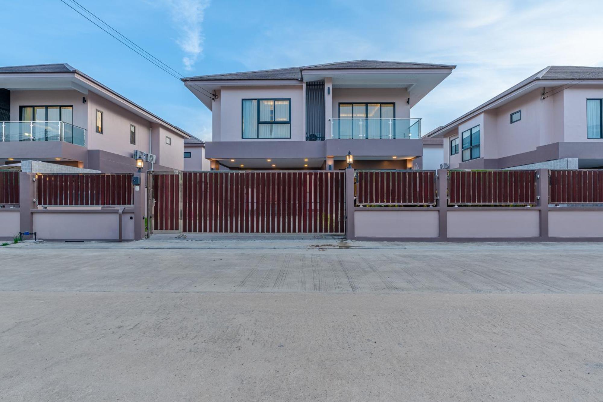 Southern Peak Pool Villa Huay Yai Pattaya Banhuajjaj Kültér fotó